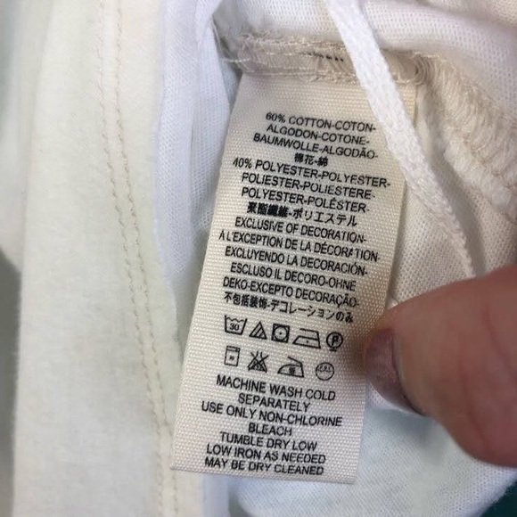 We the FREE PEOPLE Flowy White Cold Shoulder Top NWT $48 - Picture 6 of 6